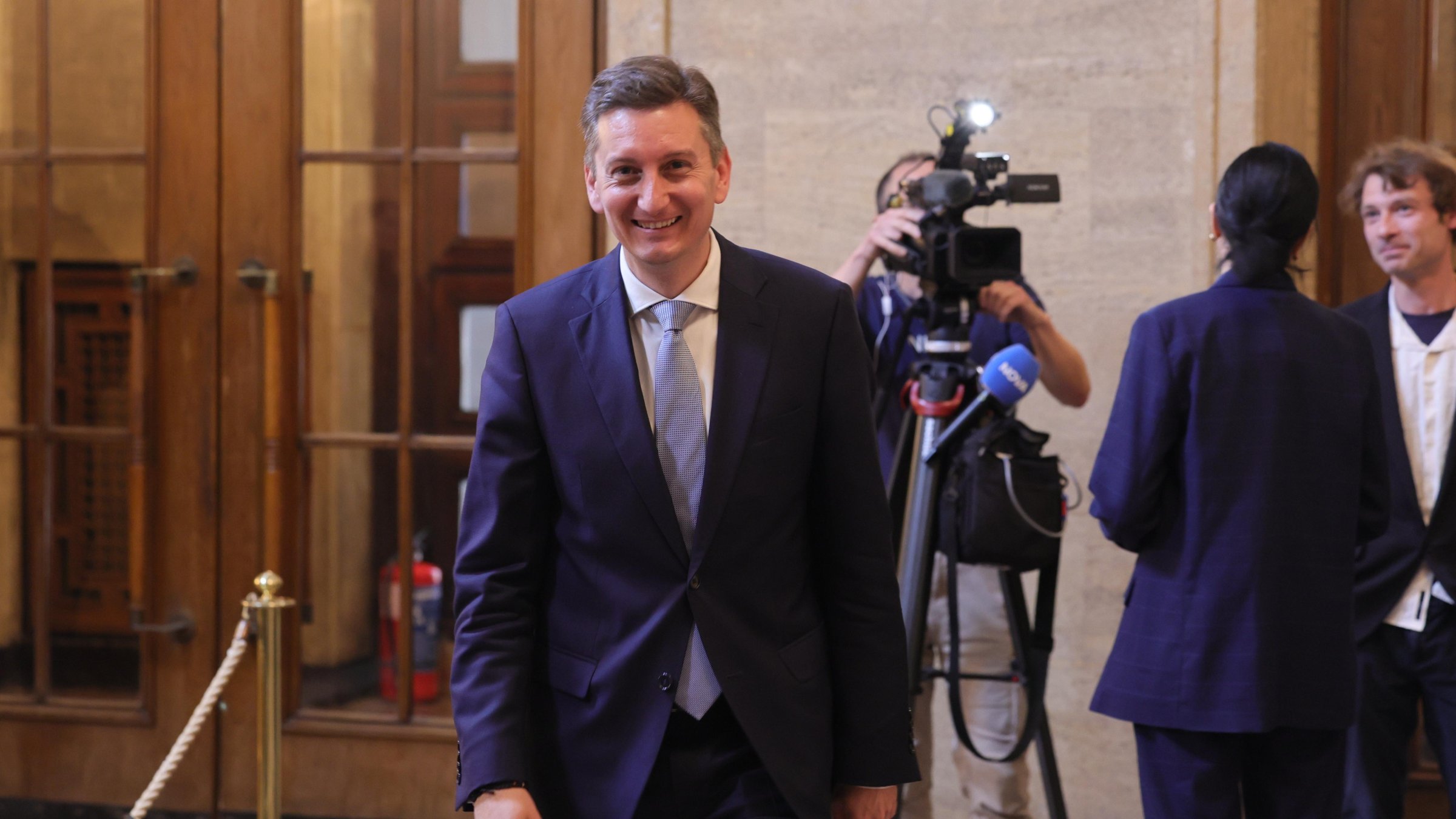 Иван Василев: Ръководството на "Информационно обслужване" ще бъде сменено