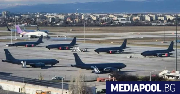 Четири от американските военни самолети разположени на летище Васил Левски
