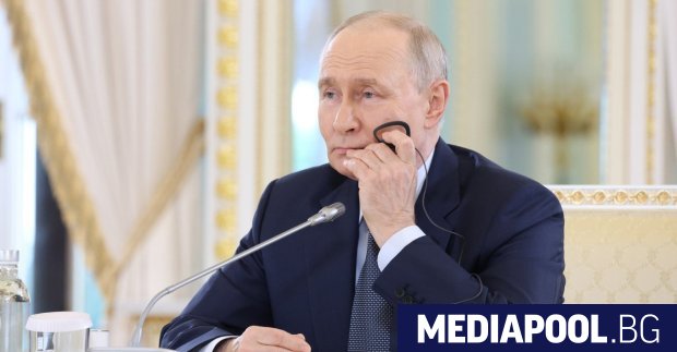 Президентът на Русия Владимир Путин от 2011 година получава отделни