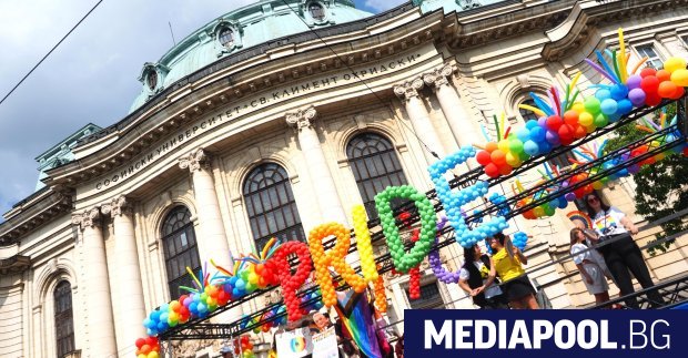 След почти двойно свиване на бюджета и все по несигурно