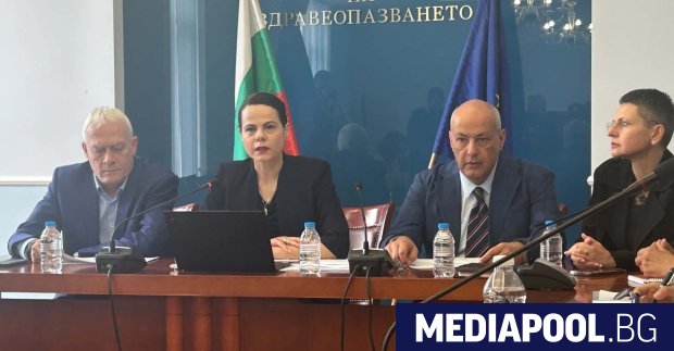 Директори болници в тежко финансово състояние са получили за първите