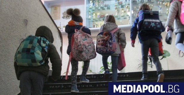 Четири политически сили ГЕРБ Продължаваме промяната Демократична България и Възраждане