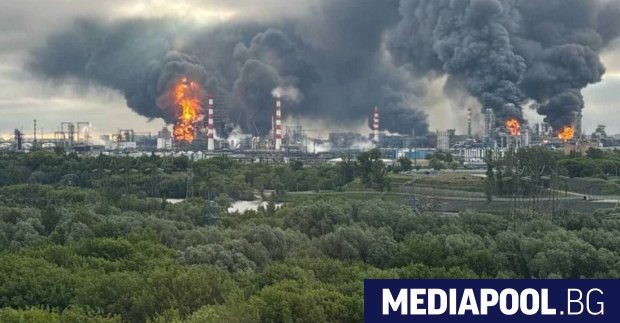 Украйна нанесе втори удар по Московската рафинерия в рамките на