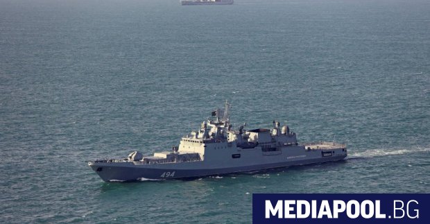 Руски военен кораб е произвел предупредителни изстрели срещу британска яхта