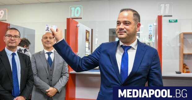 Бившият вътрешен министър Калин Стоянов подаде сигнал срещу настоящия Иван