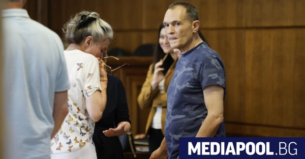 Футболният клуб Левски може да бъде изваден от евротурнирите ако