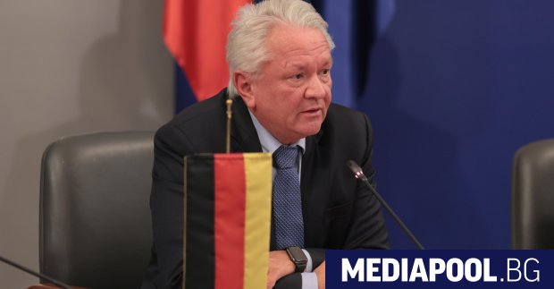 Да се създадат глобални правила за използването на оръжия с
