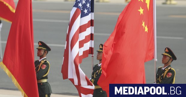 Китай обяви санкции срещу 10 американски компании в отговор на