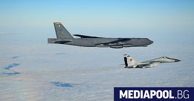 Български МиГ 29 успешно е прехванал пътнически самолет при операция