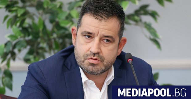 Демократична България ДБ поиска оставката на подуправителя на Националната здравноосигурителна