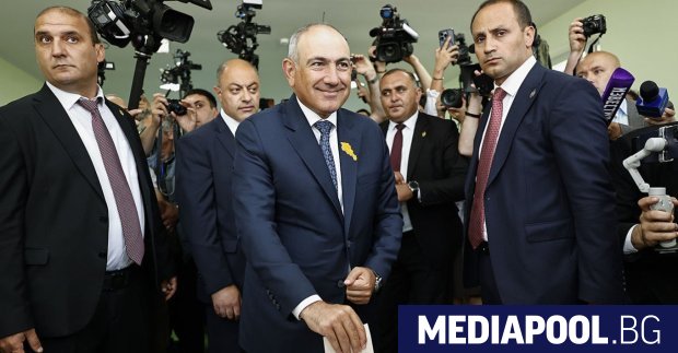 Управляващата в Армения партия Граждански договор на премиера Никол Пашинян