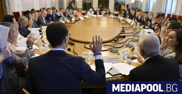 Държавният дълг за граждани по ще се задейства чак 18