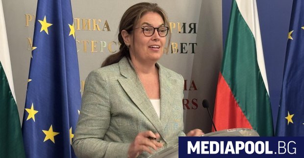 Правителството на Румен Радев възложи на енергийния министър Ива Петрова