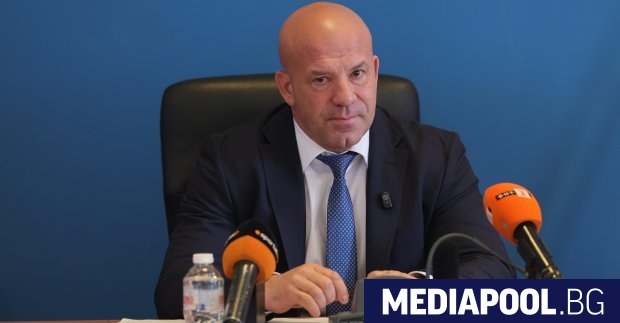 Министърът на младежта и спорта Енчо Керязов обяви че министерството