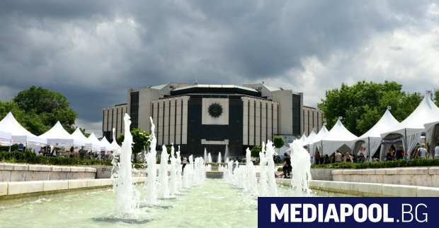 Изпълнителният директор на НДК Андрияна Татарова е получавала по близо