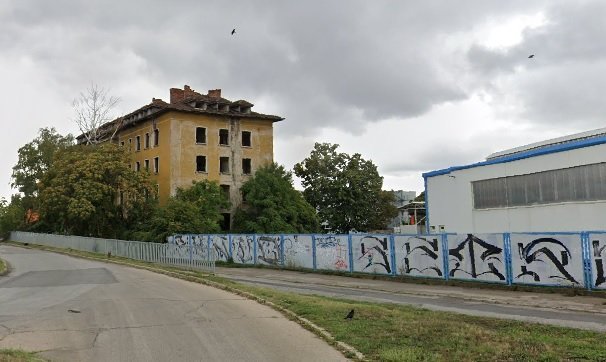 Бившата сграда на Транспортна болница в София, която ще приюти психиатрията в Курило.