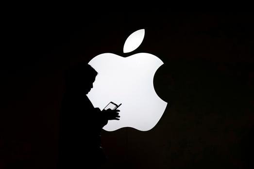 Даден е ход на потребителски иск за 3 млрд. паунда срещу Apple