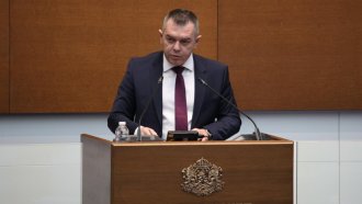 Радев нареди пъзела в спецслужбите: И шефът на военното разузнаване получи нов мандат