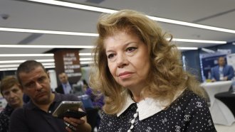 Йотова подкрепи Радев и се обяви срещу санкции за руския патриарх
