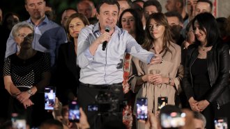 Партията на премиера Албин Курти печели изборите в Косово, н