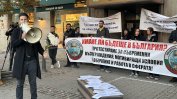 Чиновник в МЗ взима колкото четирима млади лекари на месец