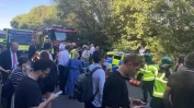 Жертва и десетки ранени при сблъсък на пътнически влакове северно от Лондон