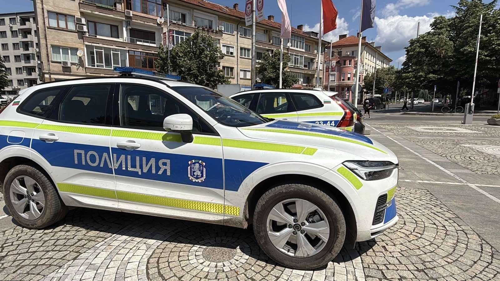 Разбита е международна група за трафик на мигранти