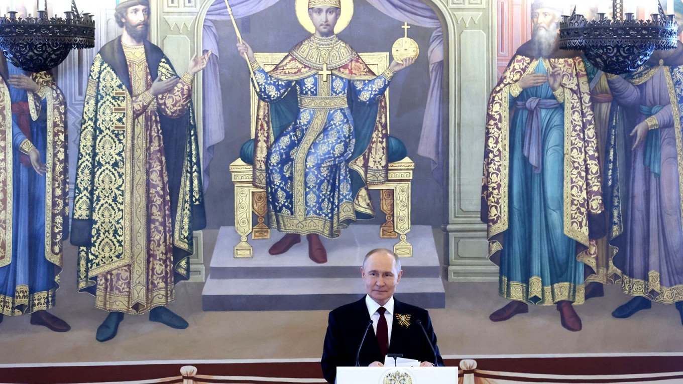 "Помагат ни свише". Лавров заяви, че Бог се е намесил в назначаването на Путин за президент