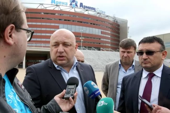 Уволненият "вечен" шеф на НСБ оглави ВиК холдинга