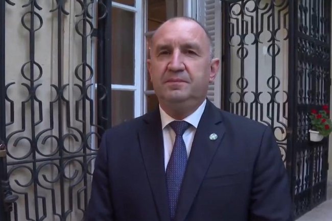 Радев обяви от Париж, че България напуска "коалицията на желаещите" за Украйна