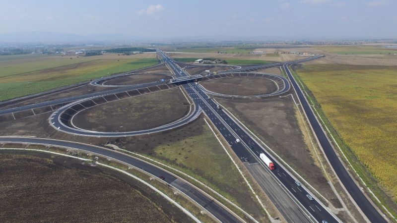 Катастрофа между два камиона затвори Северната скоростна тангента