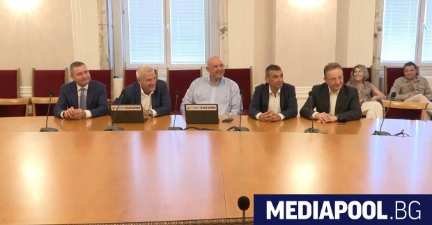 Извънпарламентарната партия Синя България която получи 0 57 подкрепа на