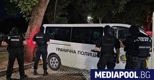 Десет души са задържани при специализирана операция на Главна дирекция