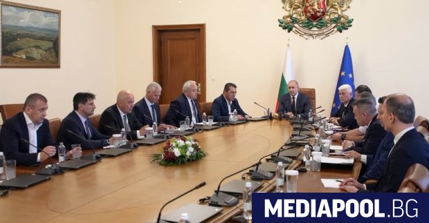Няма пряка заплаха за сигурността на България но са предприети мерки