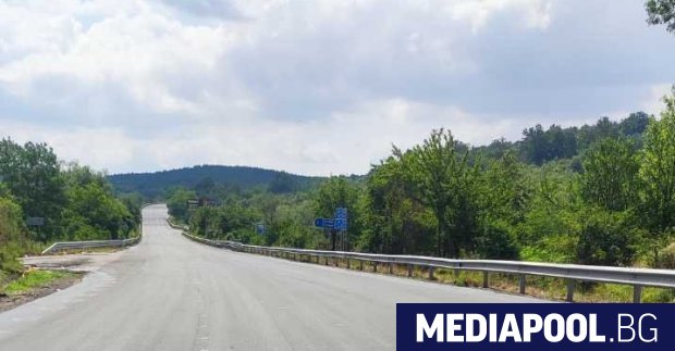 Със седмица закъснение и не напълно готов днес около 14