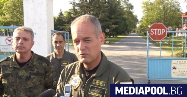 Депутатът от Демократична България Атанас Славов се възмути от постове