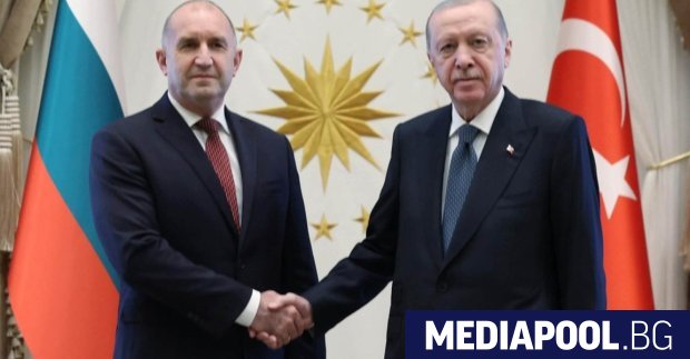 Премиерът на България Румен Радев и президентът на Турция Реджеп
