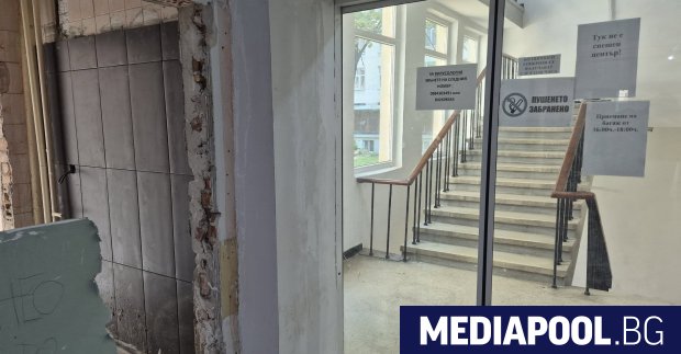 Ремонтът на Спешното приемно отделение на университетската болница Проф д