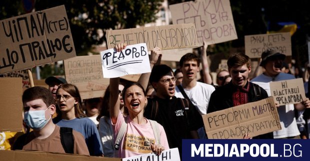 Върховната рада на Украйна одобри в четвъртък предложението на президента