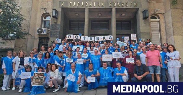 Министърът на здравеопазването Катя Ивкова освободи четирима от петимата членове