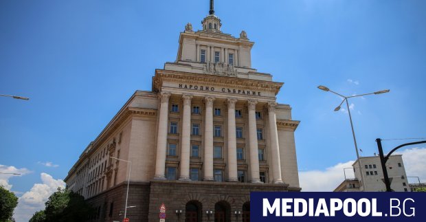 Във вторник парламентарната правна комисия се очаква да разгледа на