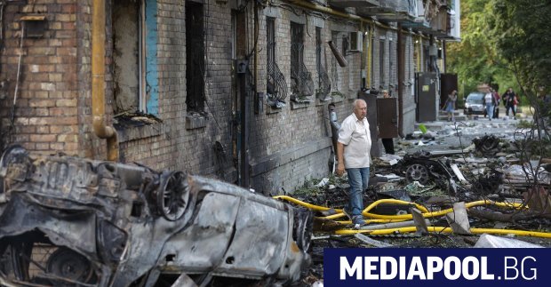 Трима души загинаха при руска атака с безпилотни летателни апарати