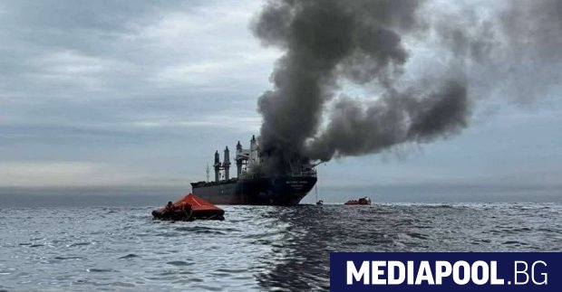 Катарски танкер за втечнен природен газ и танкер за суроф