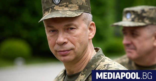 Украинският президент Володимир Зеленски отстрани главнокомандващия на украинската армия ген