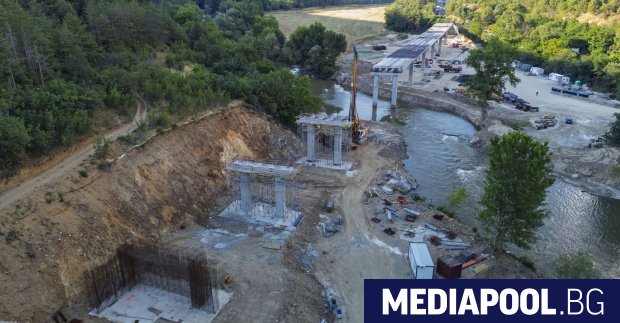 Предишна Следваща Близо 35 от строително монтажните работи по изграждането