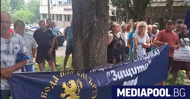Медици и шофьори от Центъра за спешна медицинска помощ в