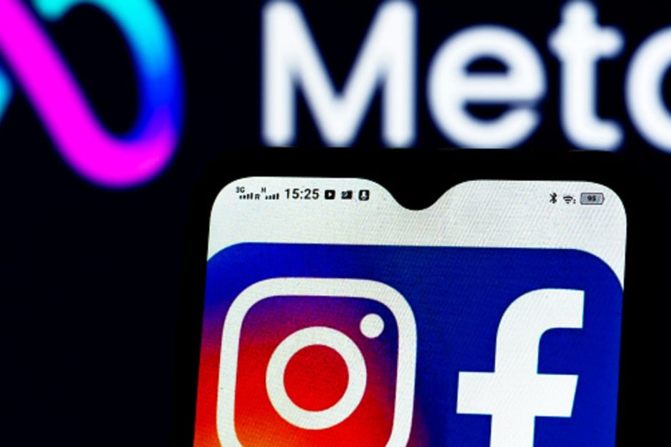 ЕК заплаши Meta с глоба заради "пристрастяващи" Facebook и Instagram