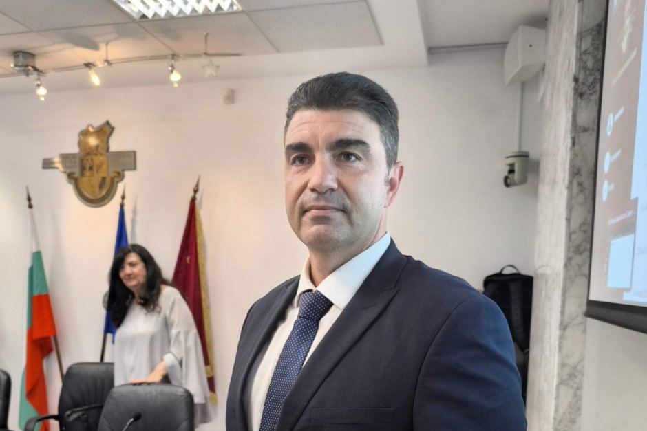 Адв. Милен Шопов