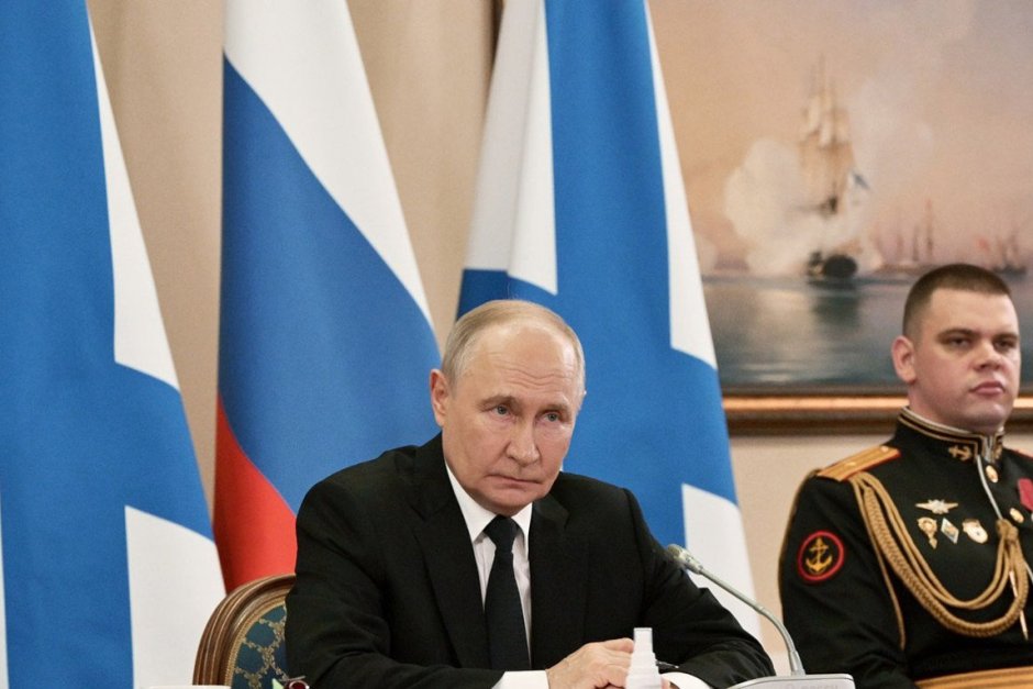 Владимир Путин по време на срещата с военнослужещи от военноморския флот