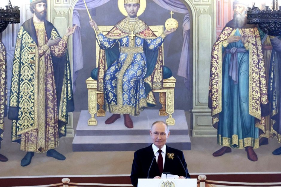 "Помагат ни свише". Лавров заяви, че Бог се е намесил в назначаването на Путин за президент